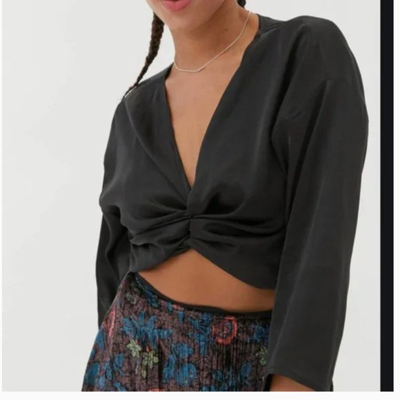 ⭐️ Nicole Satin Tie-Front Nylon Boho Peasant Hippie Hipster Classy Shabby Blouse - Picture 2 of 8